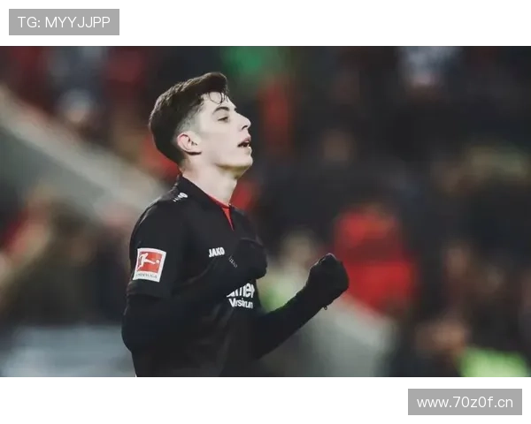 勒沃库森赛前举行仪式致敬哈弗茨 勒沃库森赛前举行仪式致敬哈弗茨