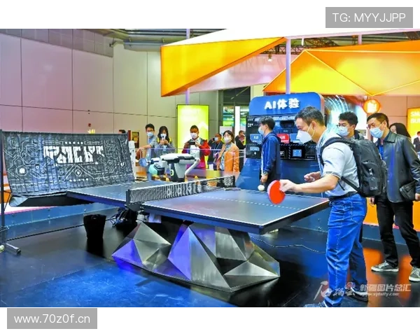 吴越杯嘉兴开幕钰栋机器人送球 吴越杯嘉兴开幕钰栋机器人送球